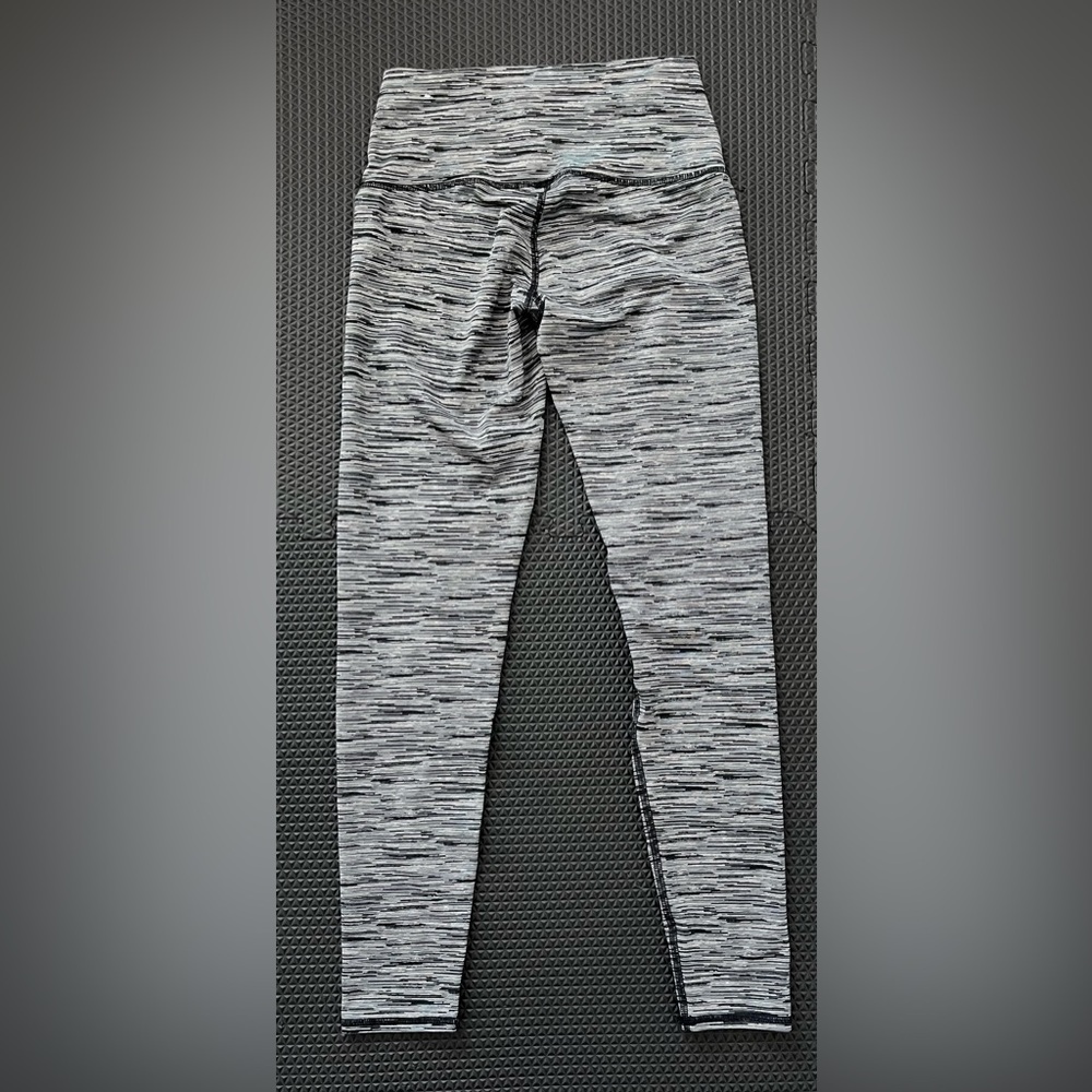 Aerie Gray Athletic Leggings - Picture 2 of 9